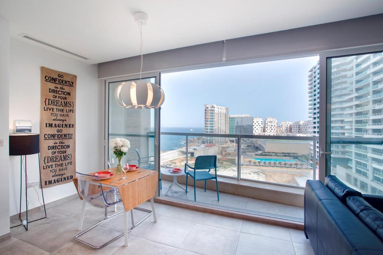 Modern Seaview Apartment In A Prime Location Sliema Exterior photo